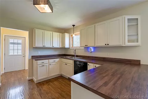 Kitchen - 4 Kiefer Rd, Lake Ozark, MO 65049 photo 2 of 8