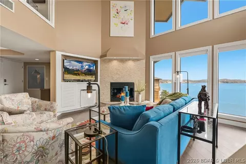 32 Cedar Ct #3B, Lake Ozark, MO 65049