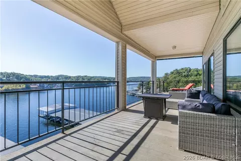106 Falls Point Dr #8C, Lake Ozark, MO 65049