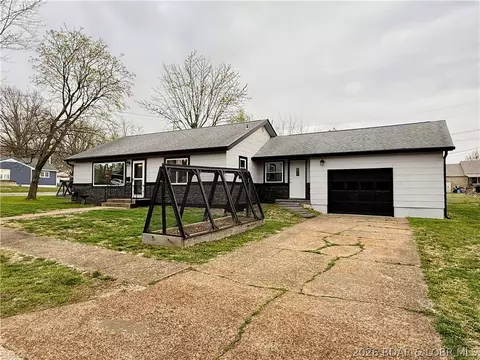 Exterior - 216 Olive St, Eldon, MO 65026 photo 4 of 8