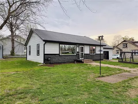 Exterior - 216 Olive St, Eldon, MO 65026 photo 6 of 8