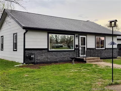 Exterior - 216 Olive St, Eldon, MO 65026 photo 3 of 8