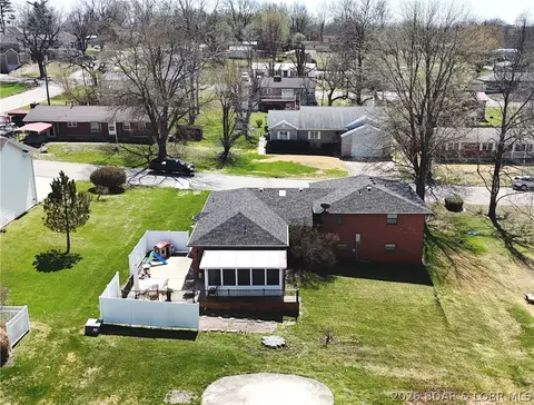 View/Area - 421 W Bourbon St, Eldon, MO 65026 photo 1 of 2