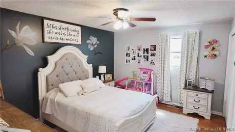 Bedroom - 421 W Bourbon St, Eldon, MO 65026 photo 3 of 4