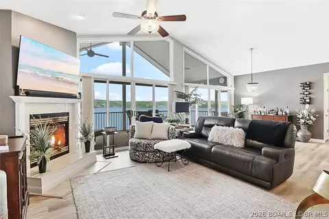 147 Evergreen Dr #4B, Sunrise Beach, MO 65079