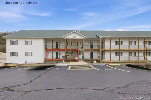 464 Cedar Heights Dr #3B, Camdenton, MO 65020