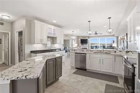 1220 Lands End Pkwy #111, Osage Beach, MO 65065
