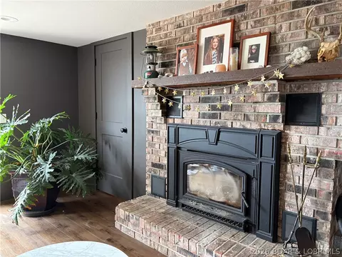 Living - 248 Midway Rd, Eldon, MO 65026 photo 3 of 5