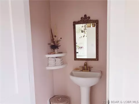 Bath - 248 Midway Rd, Eldon, MO 65026 photo 6 of 8