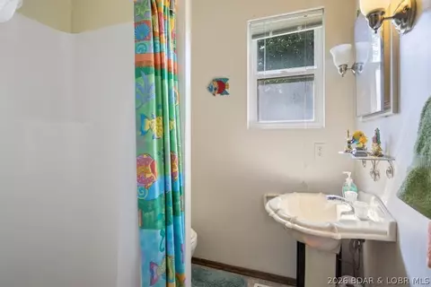 Bath - 1150 Georgene Rd, Camdenton, MO 65020 photo 2 of 2