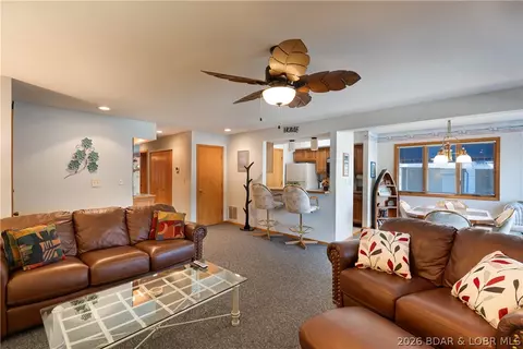 1376 Pelham Pkwy #A, Osage Beach, MO 65065