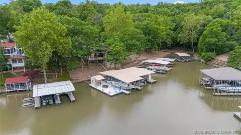 109 Hawk Cir, Lake Ozark, MO 65049