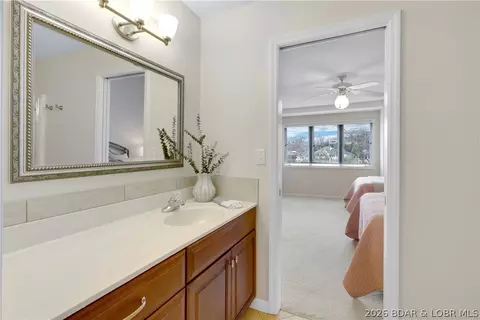 Bath - 520 Eagle Dr, Lake Ozark, MO 65049 photo 4 of 7