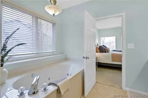 Bath - 520 Eagle Dr, Lake Ozark, MO 65049 photo 3 of 7