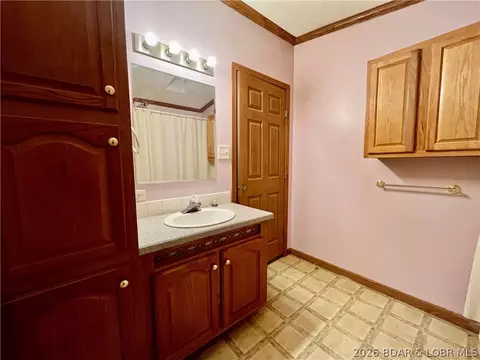 Bath - 29685 Ivy Bend Rd, Stover, MO 65078 photo 2 of 5
