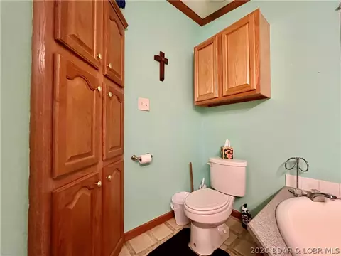 Bath - 29685 Ivy Bend Rd, Stover, MO 65078 photo 3 of 5