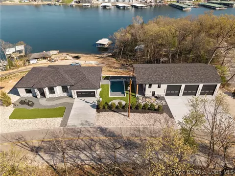 1356 Duckhead Rd, Lake Ozark, MO 65049
