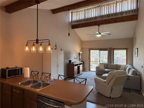 52 Wrenwood Cir #3C, Lake Ozark, MO 65049