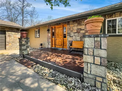 274 Wildwood Ln, Linn Creek, MO 65052