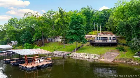 695 Montgomery Hill Dr, Sunrise Beach, MO 65079