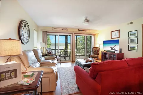 6005 Baydy Peak Rd #902, Osage Beach, MO 65065