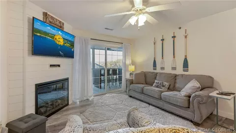315 Highland Shores Dr #3A, Lake Ozark, MO 65049