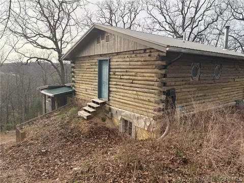 9 Scottish Landing Rd, Lake Ozark, MO 65049