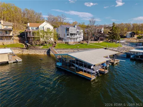 176 Arbor Oaks Dr, Sunrise Beach, MO 65079