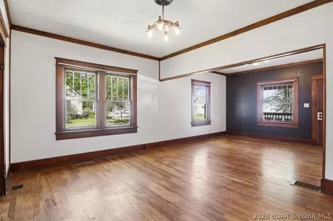 Living - 301 Locust St, Eldon, MO 65026 photo 6 of 7