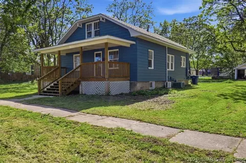 Exterior - 301 Locust St, Eldon, MO 65026 photo 3 of 7