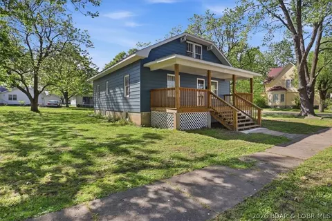 Exterior - 301 Locust St, Eldon, MO 65026 photo 2 of 7