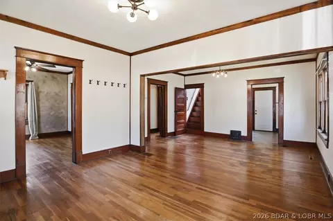 Living - 301 Locust St, Eldon, MO 65026 photo 2 of 7
