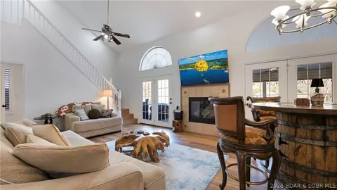 1453 Ginger Rd, Lake Ozark, MO 65049