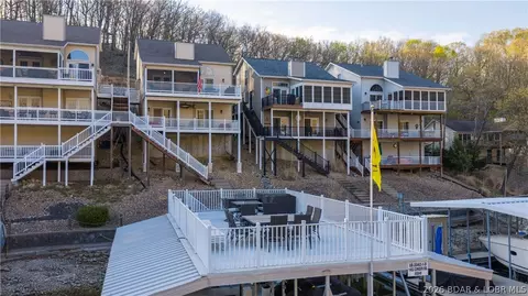 1453 Ginger Rd, Lake Ozark, MO 65049
