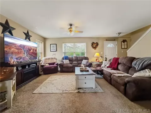 150 Kinchlow Ranch Rd, Sunrise Beach, MO 65079