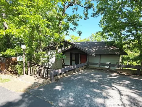 299 Moongate Dr, Osage Beach, MO 65065