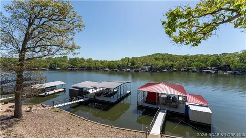 290 Huckleberry Hill Dr, Sunrise Beach, MO 65079