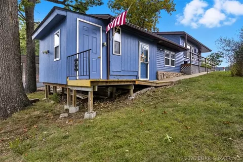 318 Long Acres Dr, Sunrise Beach, MO 65079