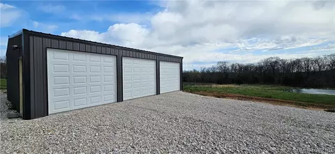 108 Greystone Rd, Eldon, MO 65026