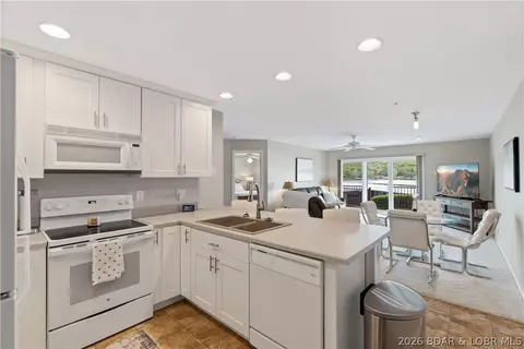 708 Clearwater Dr #1H, Camdenton, MO 65020