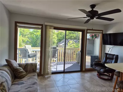 1442 Nichols Rd #H302, Osage Beach, MO 65065