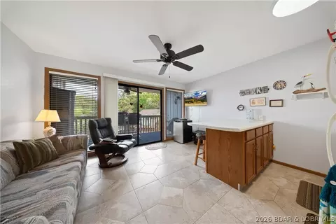 1442 Nichols Rd #H302, Osage Beach, MO 65065
