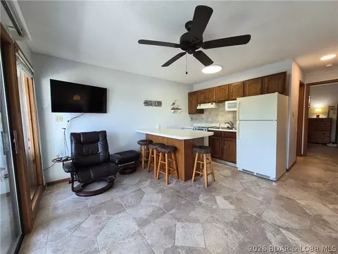 1442 Nichols Rd #H302, Osage Beach, MO 65065