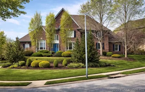 6000 N Cosby Ct, Kansas City, MO 64151