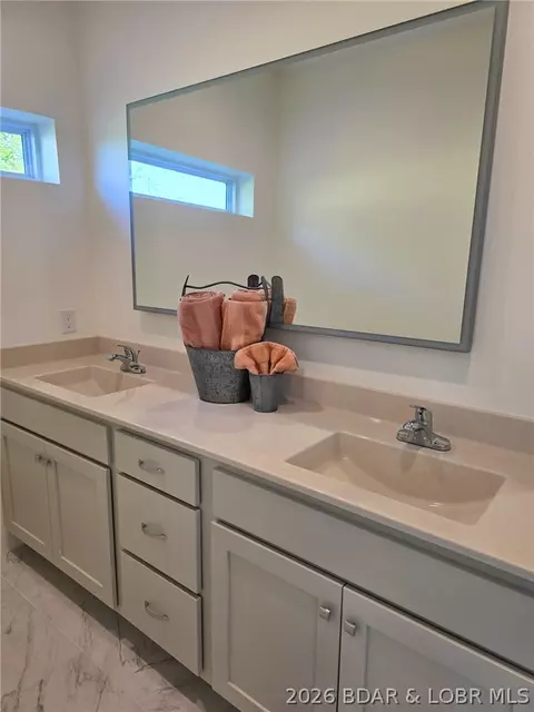 Bath - 4423 Lws High Point Rd, Stover, MO 65078 photo 1 of 4
