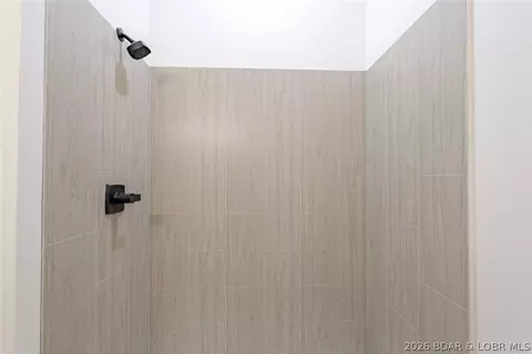 Bath - 700 Pershing Dr # 202, Camdenton, MO 65020 photo 5 of 7