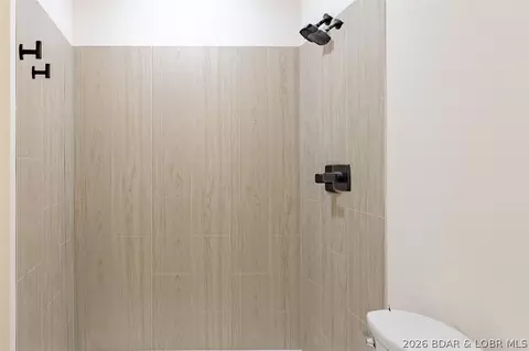 Bath - 700 Pershing Dr # 202, Camdenton, MO 65020 photo 7 of 7
