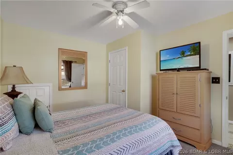Bedroom - 4800 Eagleview Dr #247, Osage Beach, MO 65065 photo 5 of 8