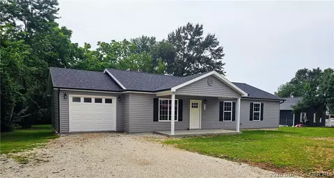 612 E 8th St, Eldon, MO 65026