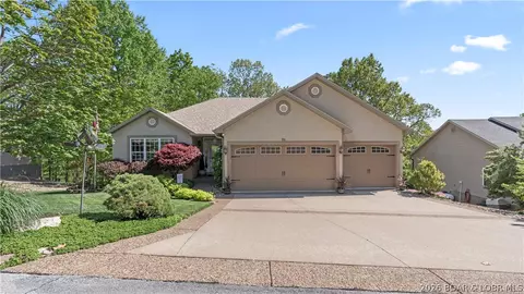 86 Beacon Hill Dr, Lake Ozark, MO 65049